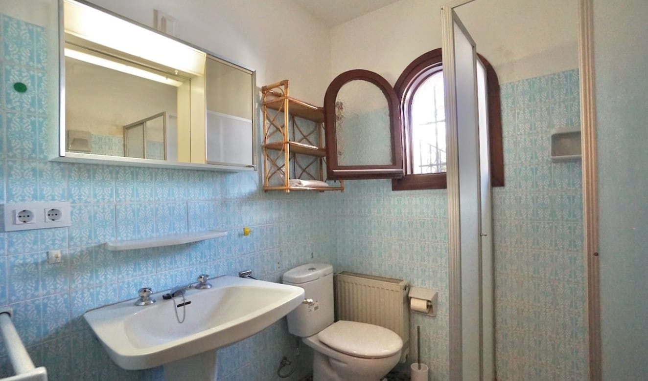 4 bedroom Villa for sale in Benissa with pool garage - € 595,000 (Ref: 8904964)