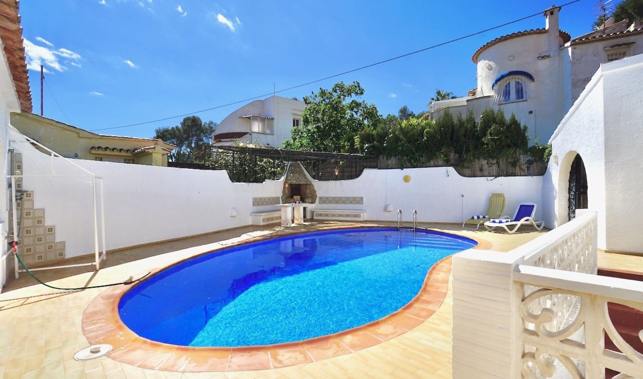 4 bedroom Villa for sale in Benissa with pool garage - € 595,000 (Ref: 8904964)