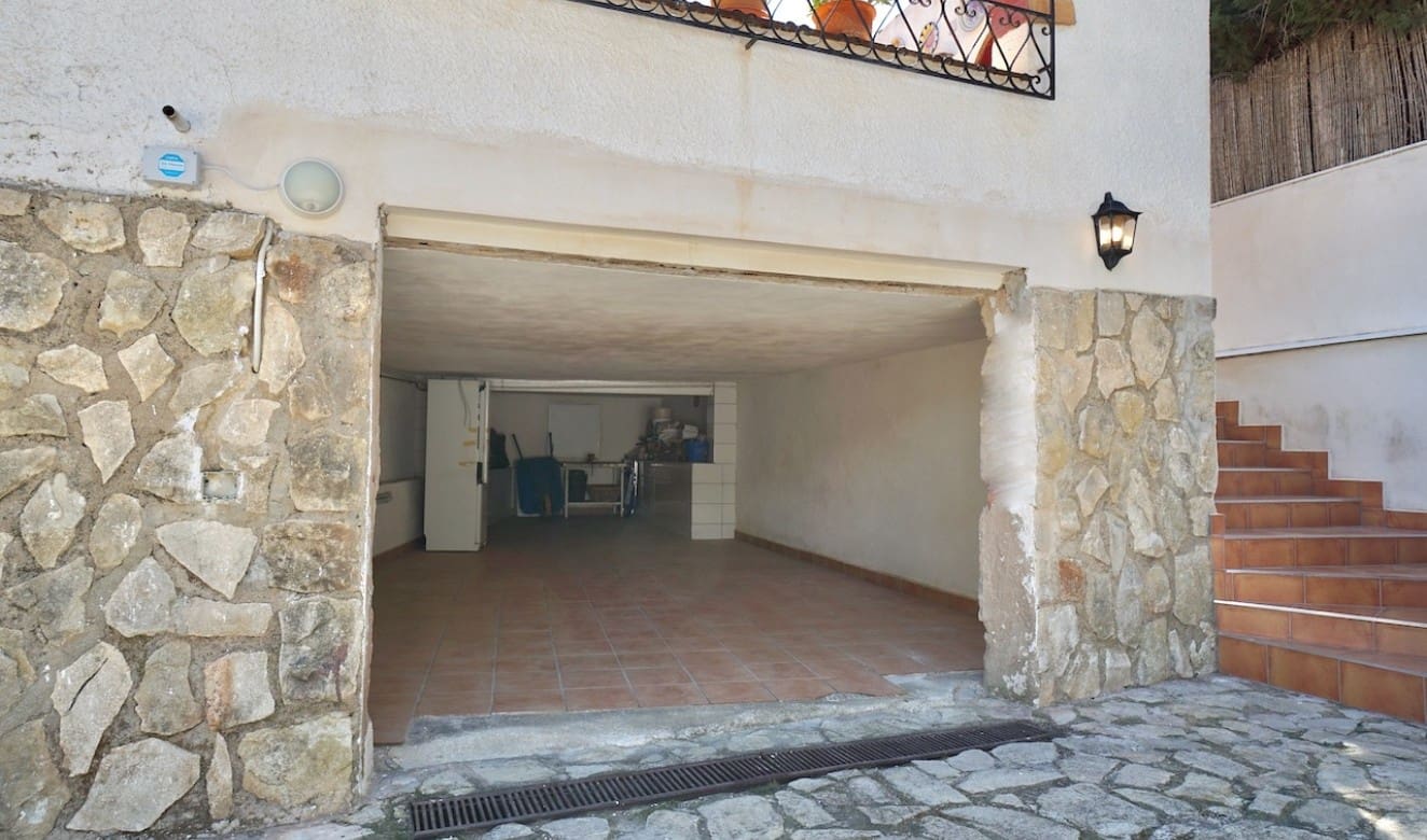 4 bedroom Villa for sale in Benissa with pool garage - € 595,000 (Ref: 8904964)