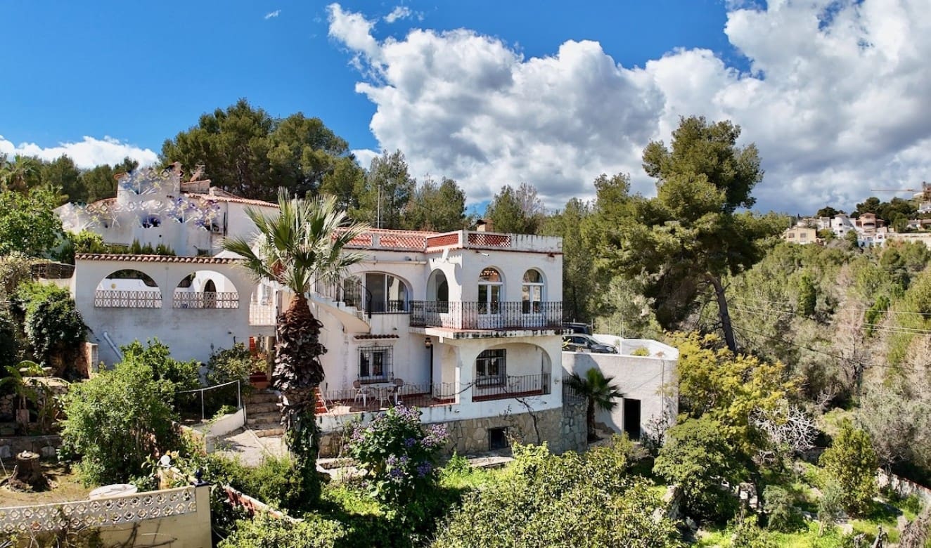 4 bedroom Villa for sale in Benissa with pool garage - € 595,000 (Ref: 8904964)