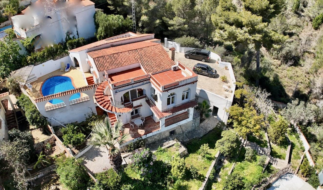 4 bedroom Villa for sale in Benissa with pool garage - € 595,000 (Ref: 8904964)