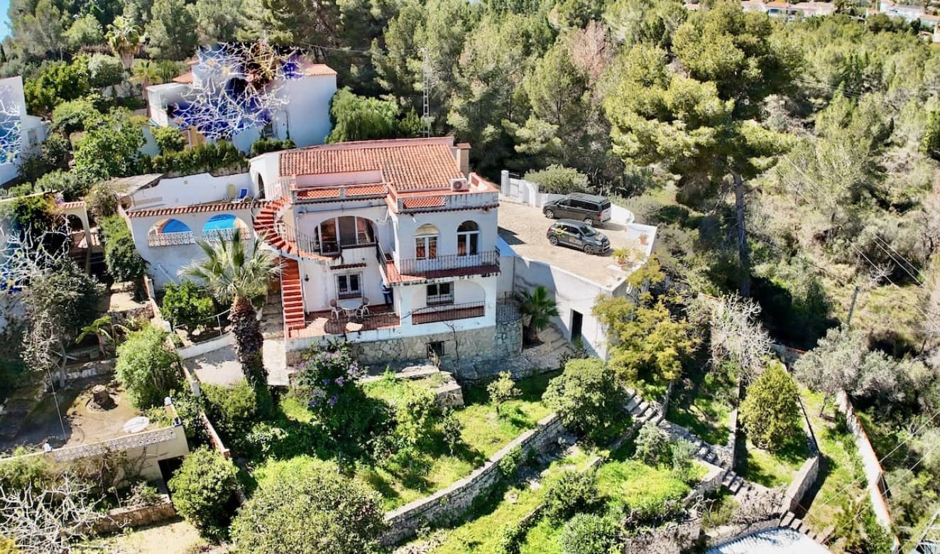 4 bedroom Villa for sale in Benissa with pool garage - € 595,000 (Ref: 8904964)