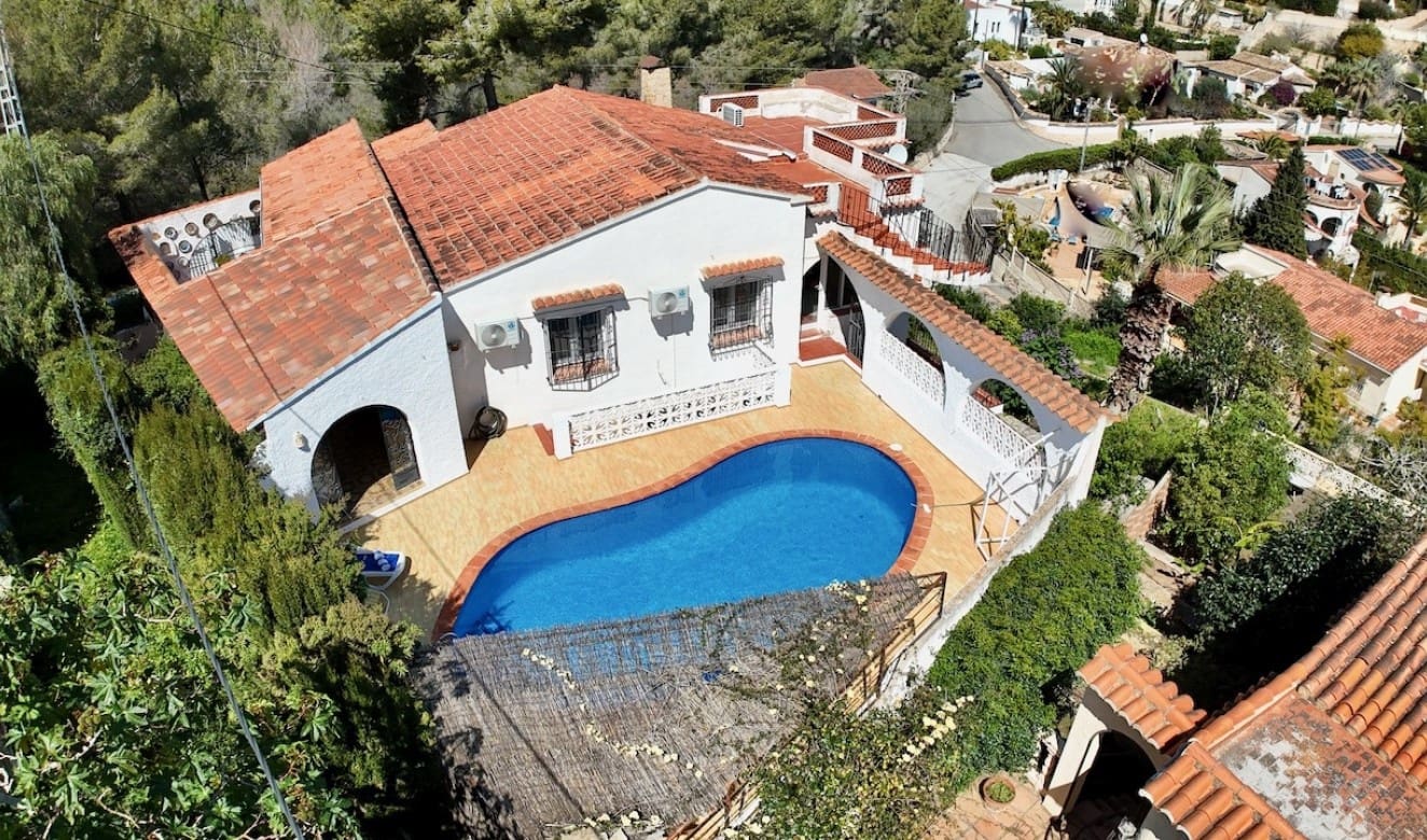 4 bedroom Villa for sale in Benissa with pool garage - € 595,000 (Ref: 8904964)