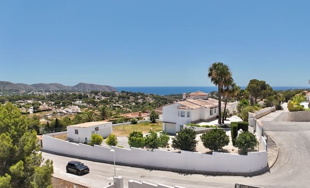 Chalet de 4 habitaciones en Moraira, Teulada-Moraira en venta con piscina garaje - 1.750.000 € (Ref: 9002505)