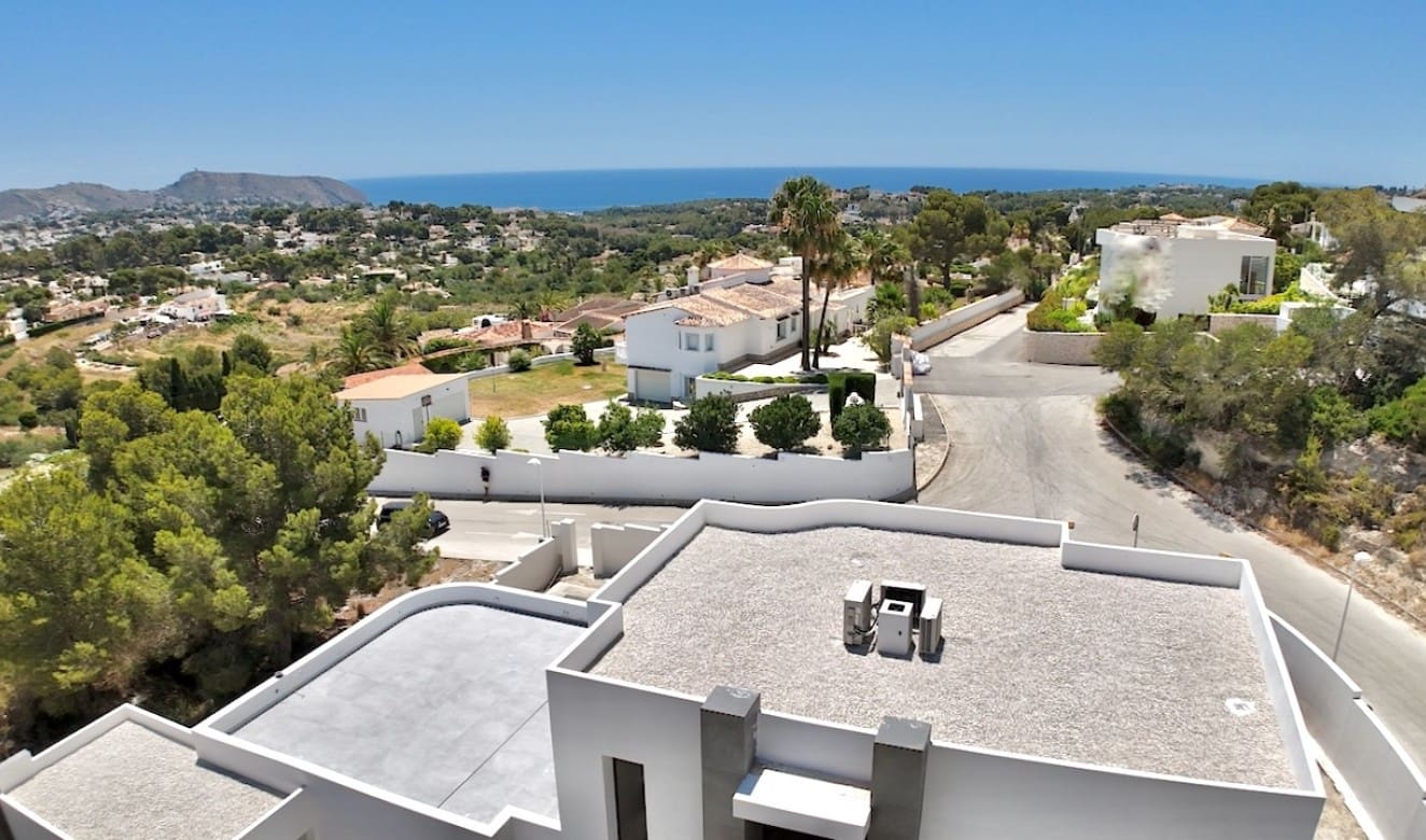 4 bedroom Villa for sale in Moraira with pool garage - € 1,850,000 (Ref: 9002505)