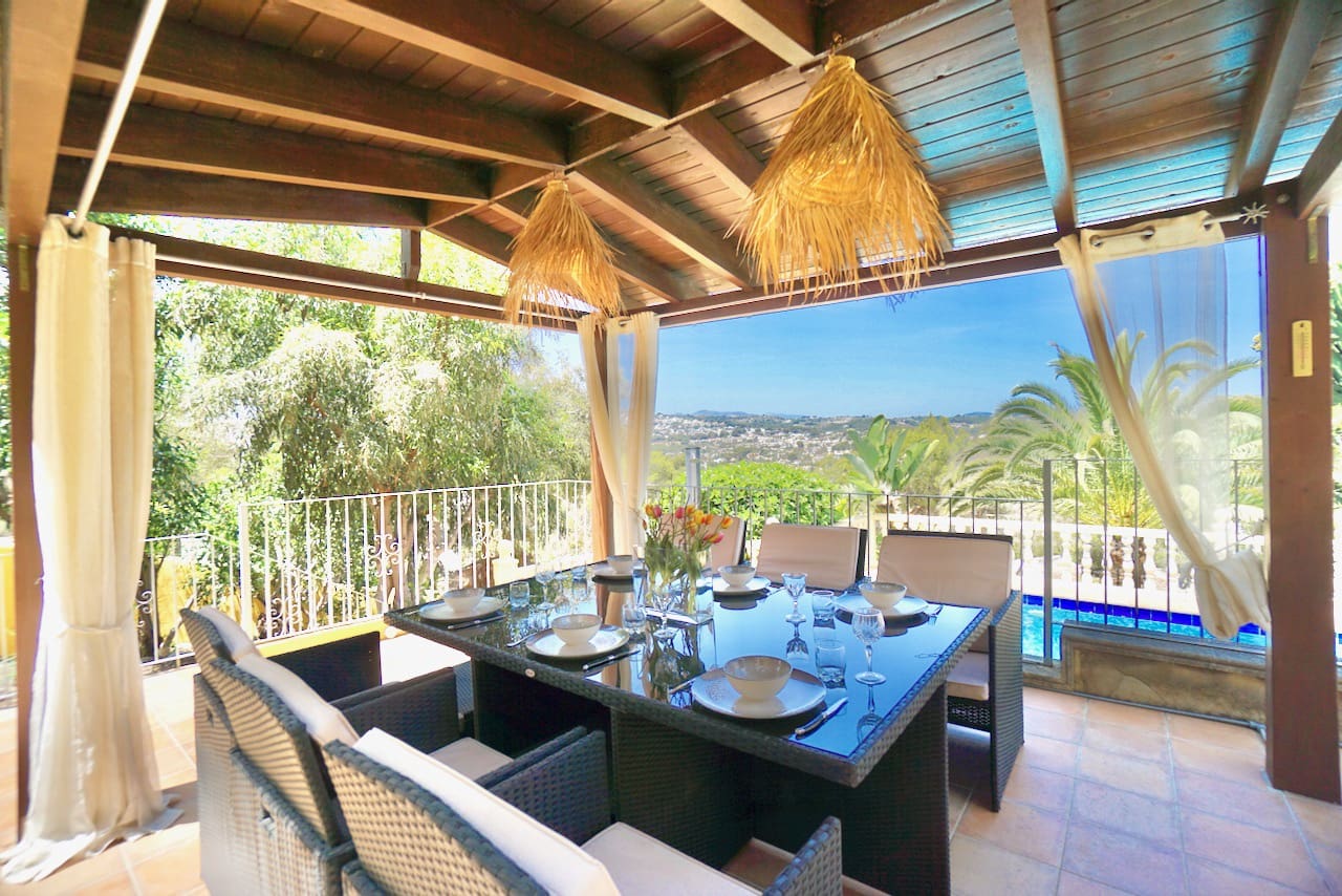 4 slaapkamer Villa te koop in Moraira met zwembad - € 695.000 (Ref: 9053617)