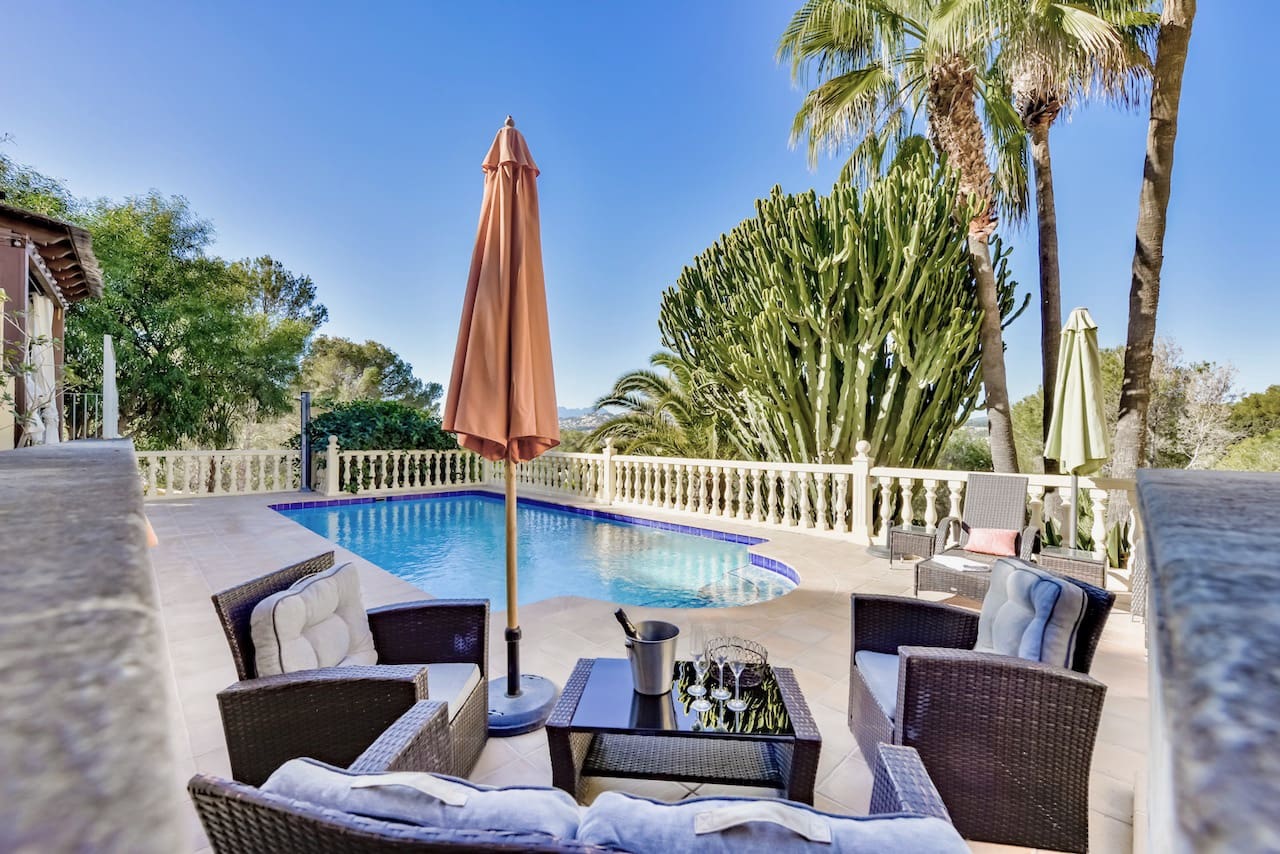 4 slaapkamer Villa te koop in Moraira met zwembad - € 695.000 (Ref: 9053617)