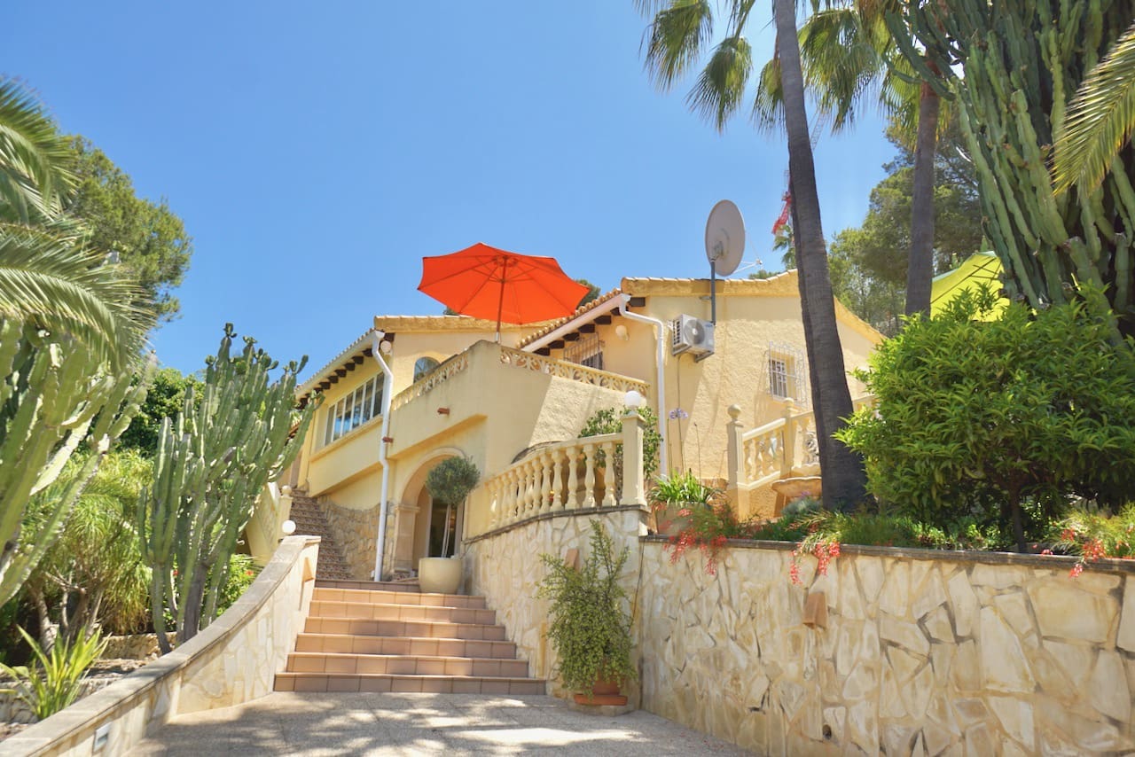4 slaapkamer Villa te koop in Moraira met zwembad - € 695.000 (Ref: 9053617)