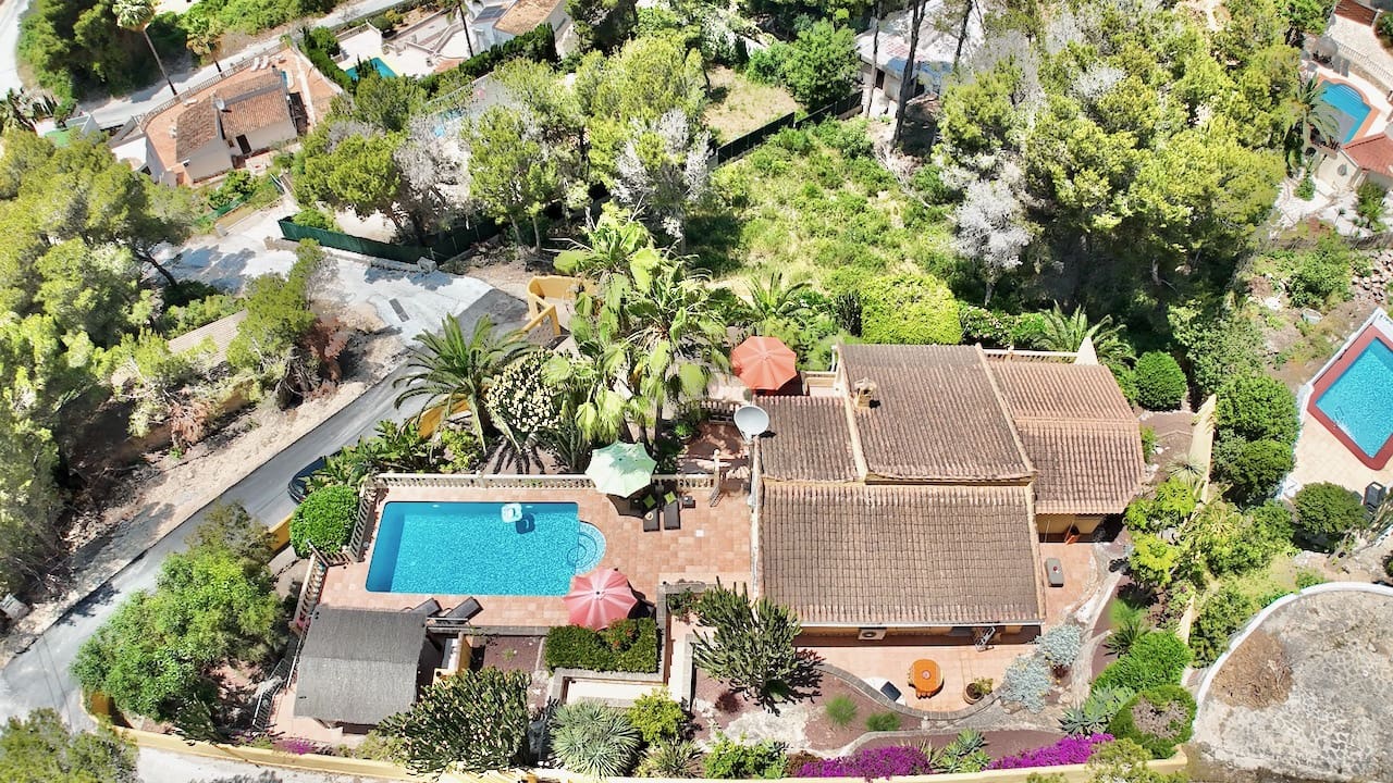 4 slaapkamer Villa te koop in Moraira met zwembad - € 695.000 (Ref: 9053617)