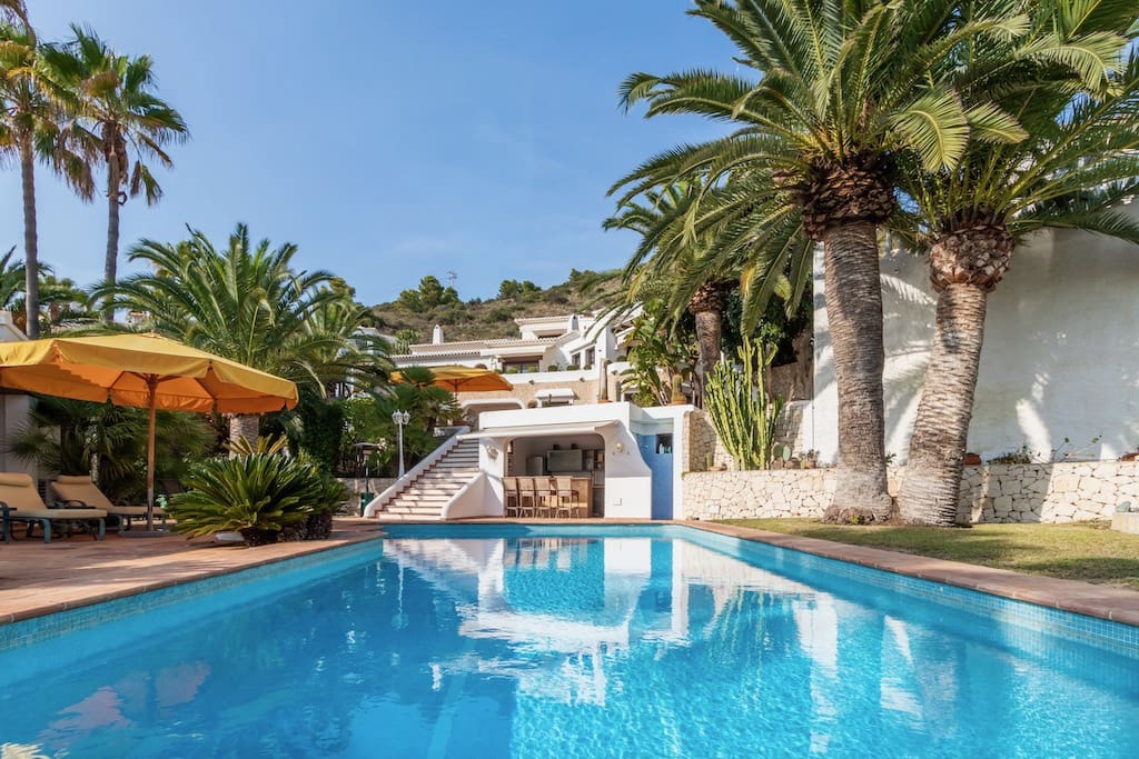 4 bedroom Villa for sale in Moraira with pool garage - € 2,495,000 (Ref: 9058224)