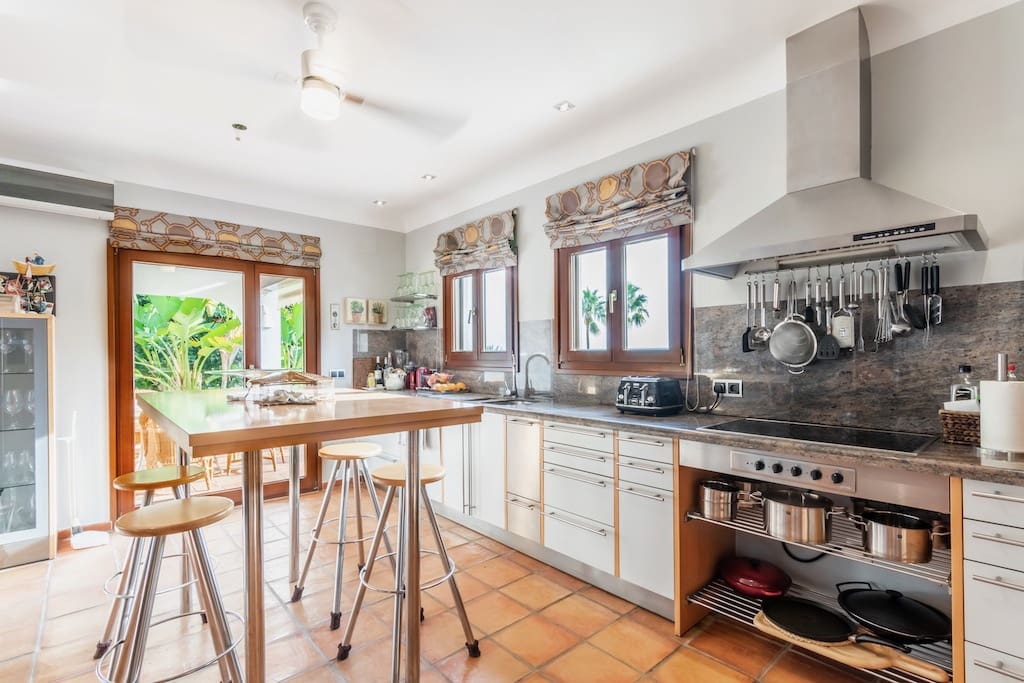 4 bedroom Villa for sale in Moraira with pool garage - € 2,495,000 (Ref: 9058224)