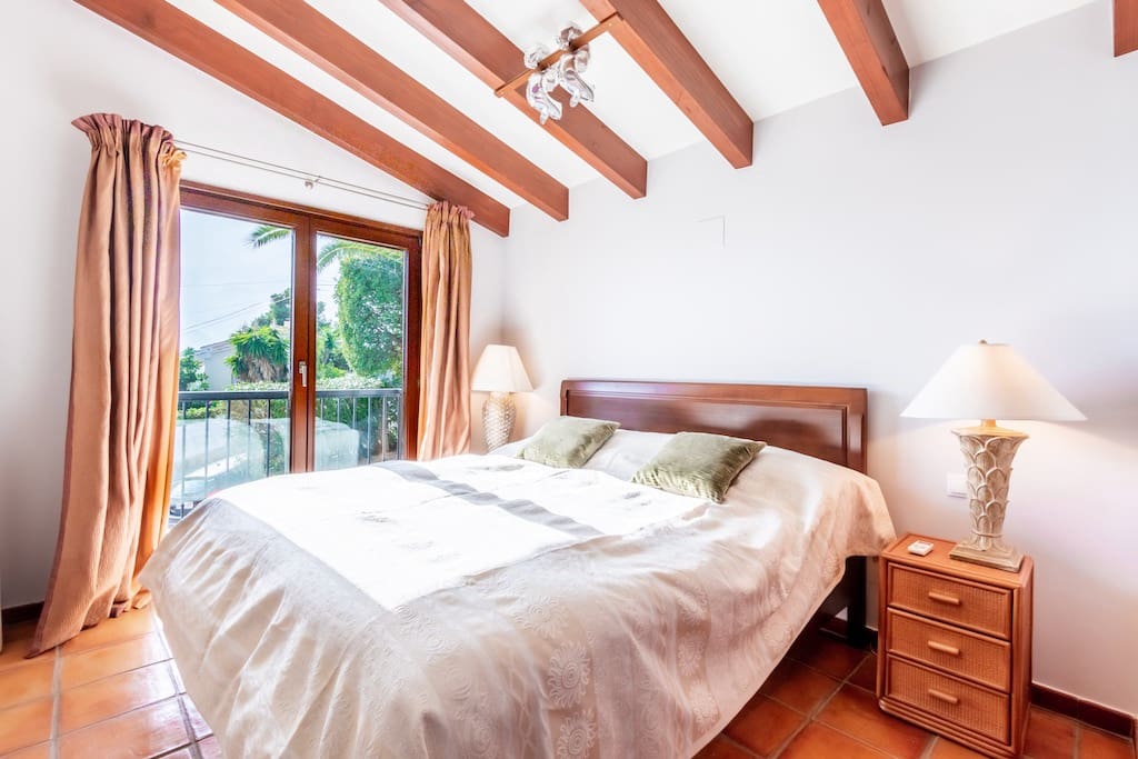 4 bedroom Villa for sale in Moraira with pool garage - € 2,495,000 (Ref: 9058224)