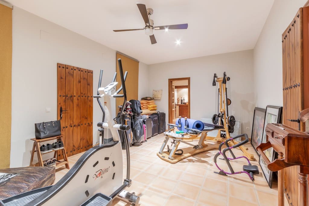 4 bedroom Villa for sale in Moraira with pool garage - € 2,495,000 (Ref: 9058224)