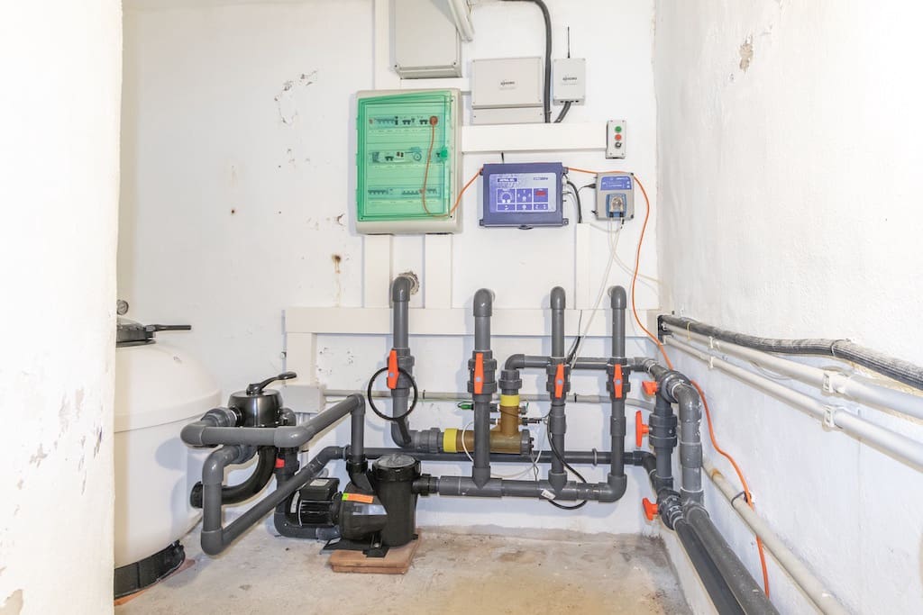 4 bedroom Villa for sale in Moraira with pool garage - € 2,495,000 (Ref: 9058224)