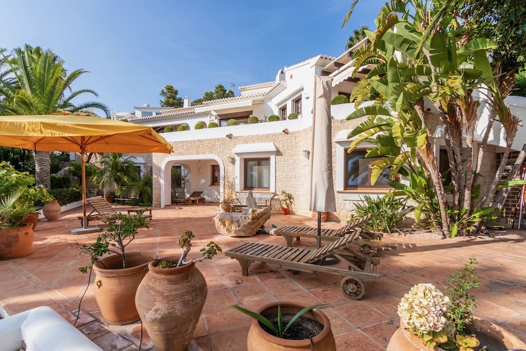 4 bedroom Villa for sale in Moraira with pool garage - € 2,495,000 (Ref: 9058224)