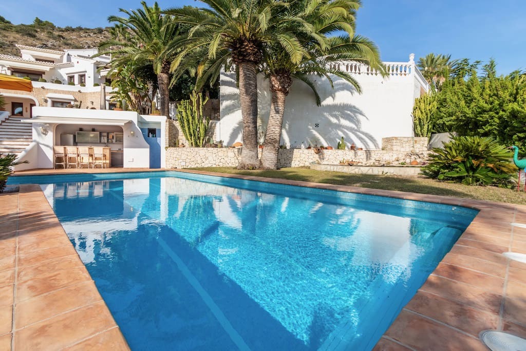 4 bedroom Villa for sale in Moraira with pool garage - € 2,495,000 (Ref: 9058224)