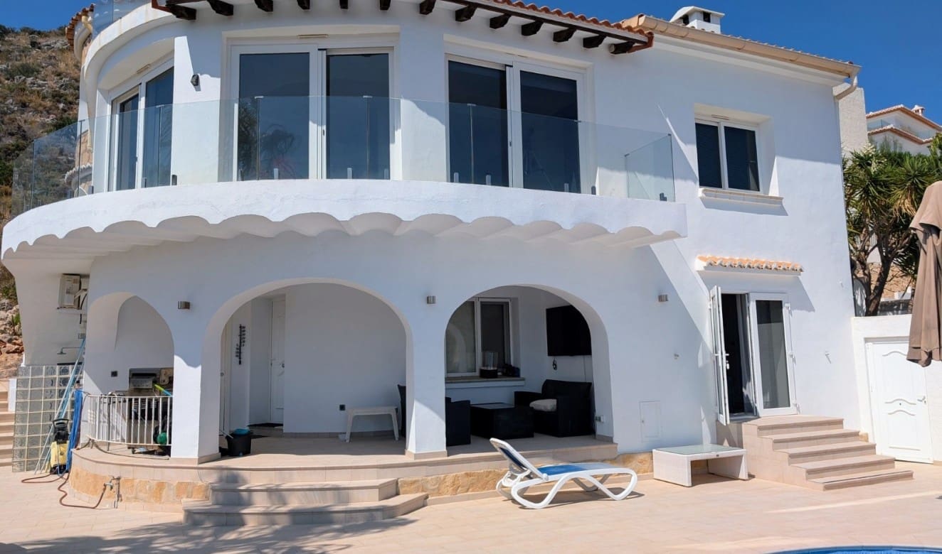 3 soveværelse Villa til salg i Moraira med swimmingpool - € 1.550.000 (Ref: 9106466)