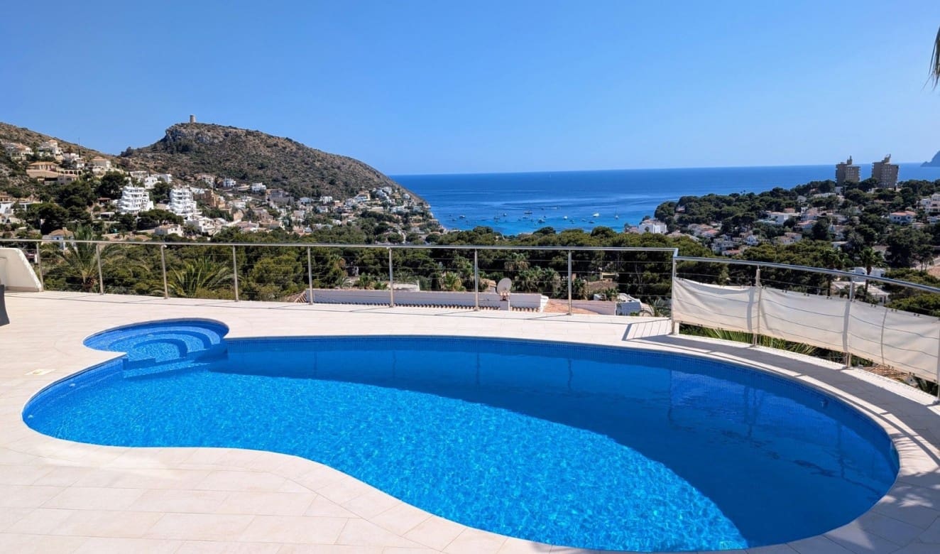 3 soveværelse Villa til salg i Moraira med swimmingpool - € 1.550.000 (Ref: 9106466)
