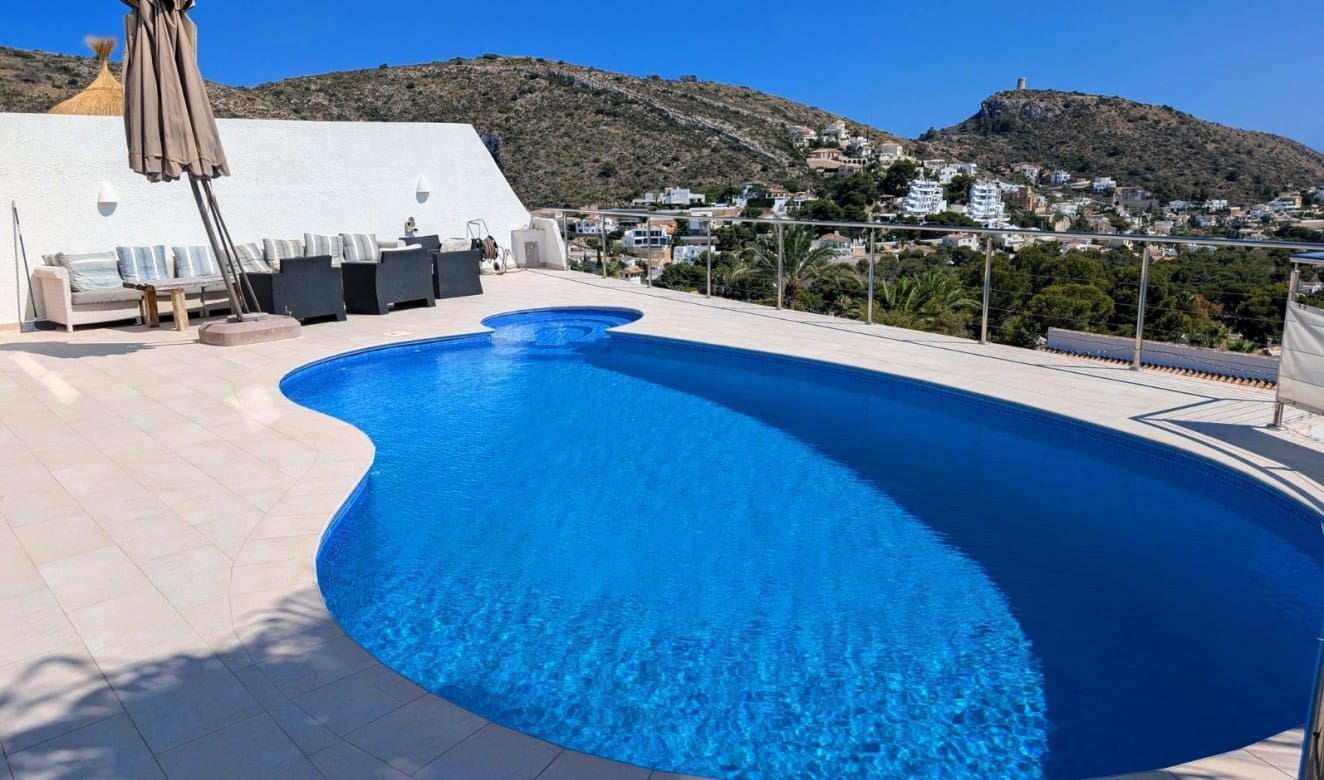 3 soveværelse Villa til salg i Moraira med swimmingpool - € 1.550.000 (Ref: 9106466)