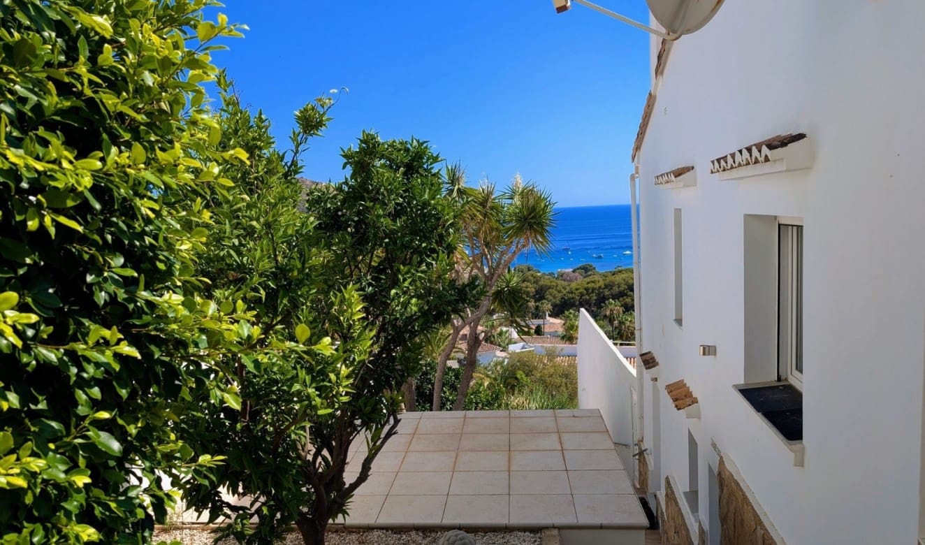 3 soveværelse Villa til salg i Moraira med swimmingpool - € 1.550.000 (Ref: 9106466)