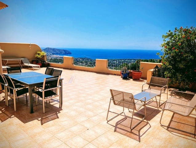 4 soveværelse Semi-Rækkehus til salg i Moraira, Teulada-Moraira med swimmingpool - € 445.000 (Ref: 9160948)