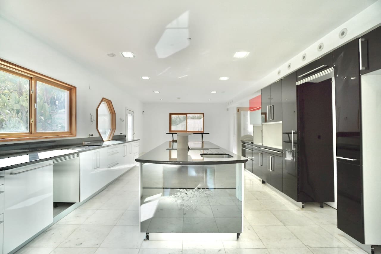 7 slaapkamer Villa te koop in Benahavis met zwembad garage - € 1.995.000 (Ref: 9198617)