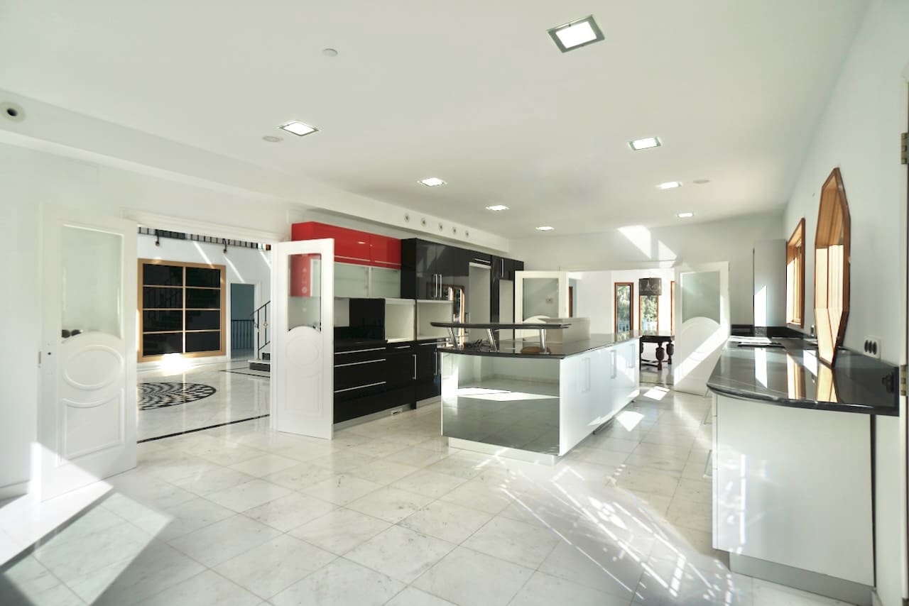 7 slaapkamer Villa te koop in Benahavis met zwembad garage - € 1.995.000 (Ref: 9198617)