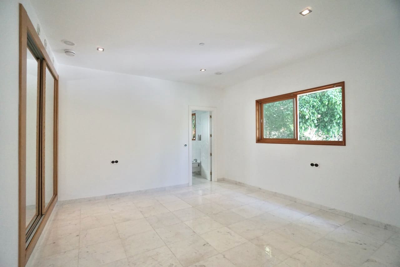 7 slaapkamer Villa te koop in Benahavis met zwembad garage - € 1.995.000 (Ref: 9198617)