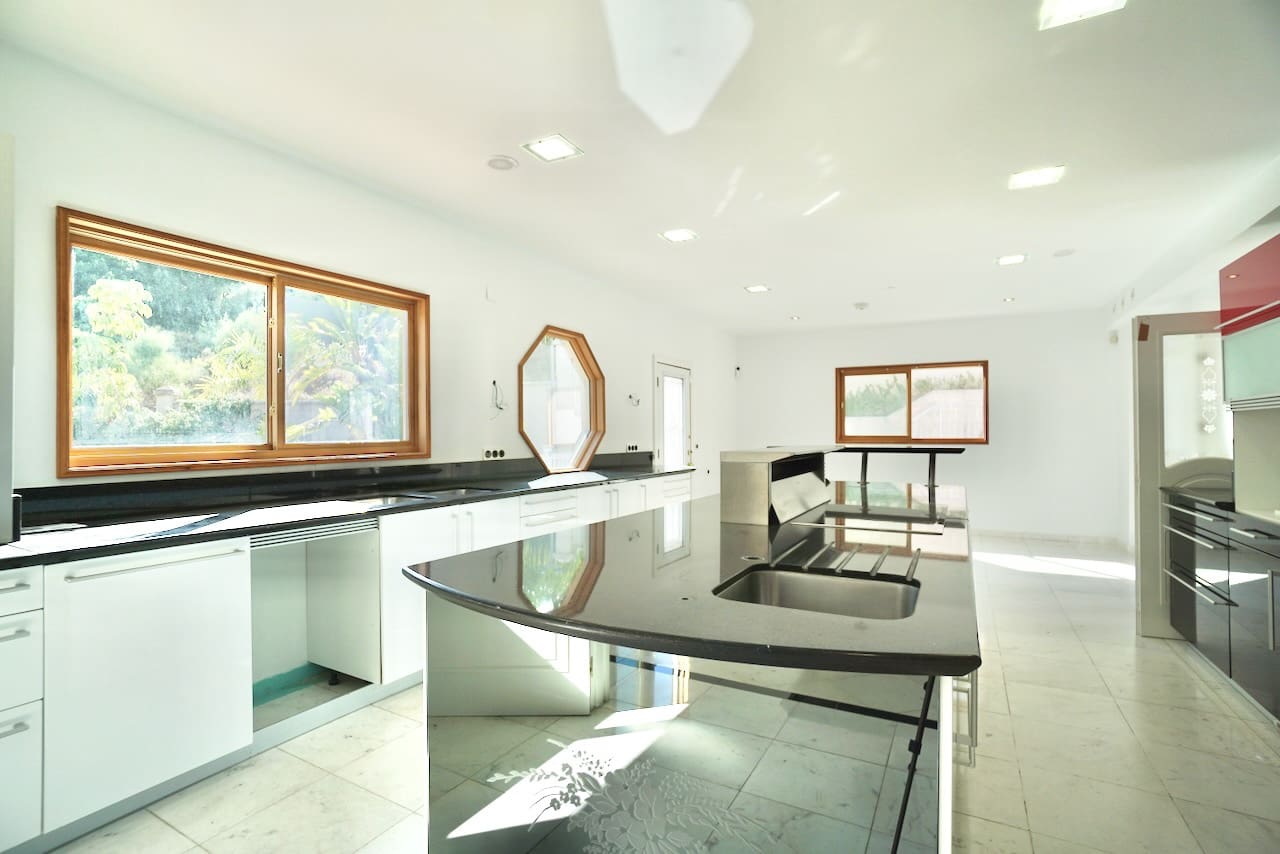 7 slaapkamer Villa te koop in Benahavis met zwembad garage - € 1.995.000 (Ref: 9198617)