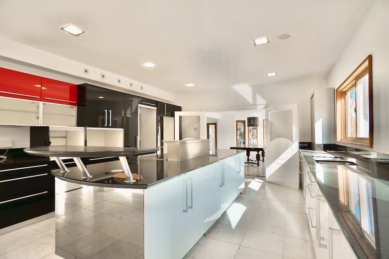 7 slaapkamer Villa te koop in Benahavis met zwembad garage - € 1.995.000 (Ref: 9198617)