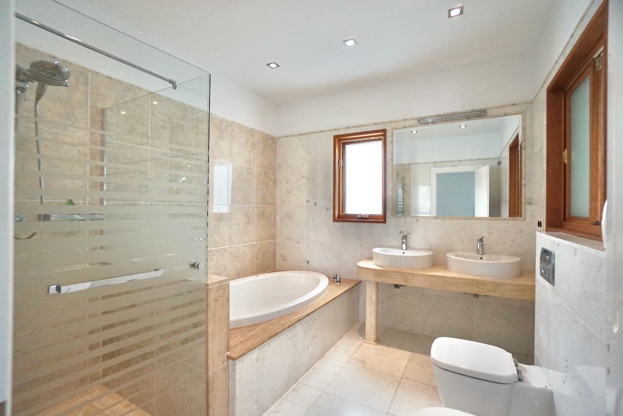 7 slaapkamer Villa te koop in Benahavis met zwembad garage - € 1.995.000 (Ref: 9198617)