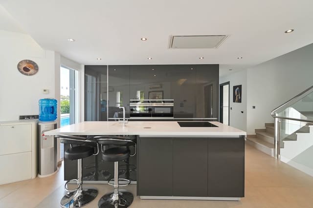 5 slaapkamer Villa te koop in Moraira, Teulada-Moraira met zwembad garage - € 1.395.000 (Ref: 9263585)