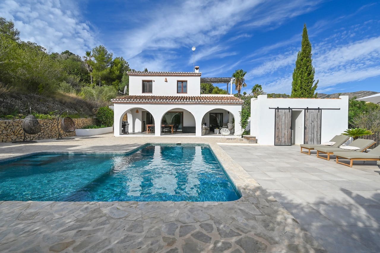 4 soveværelse Finca/Landehus til salg i Pedramala med swimmingpool - € 845.000 (Ref: 9271748)