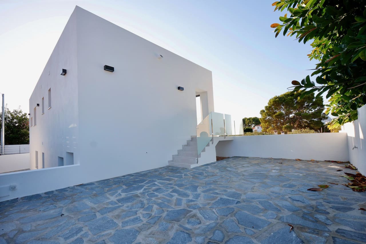 Chalet de 4 habitaciones en Calpe / Calp en venta con piscina - 840.000 € (Ref: 9331863)