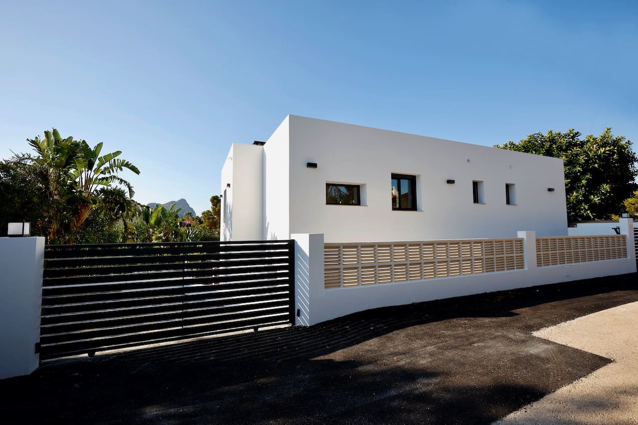 Chalet de 4 habitaciones en Calpe / Calp en venta con piscina - 840.000 € (Ref: 9331863)