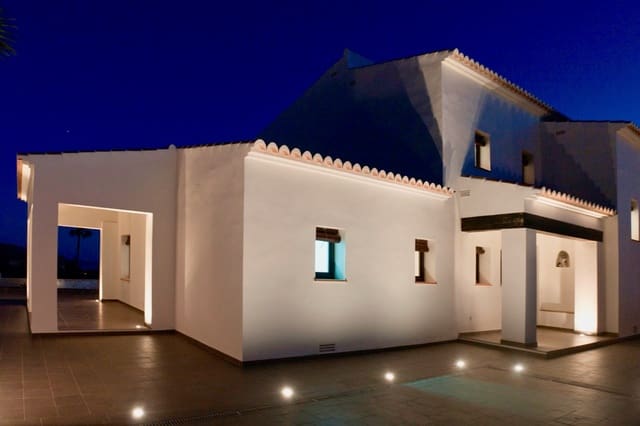 4 soverom Villa til salgs i Moraira, Teulada-Moraira med svømmebasseng - € 1 440 000 (Ref: 9345485)