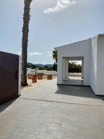 4 soverom Villa til salgs i Moraira, Teulada-Moraira med svømmebasseng - € 1 440 000 (Ref: 9345485)