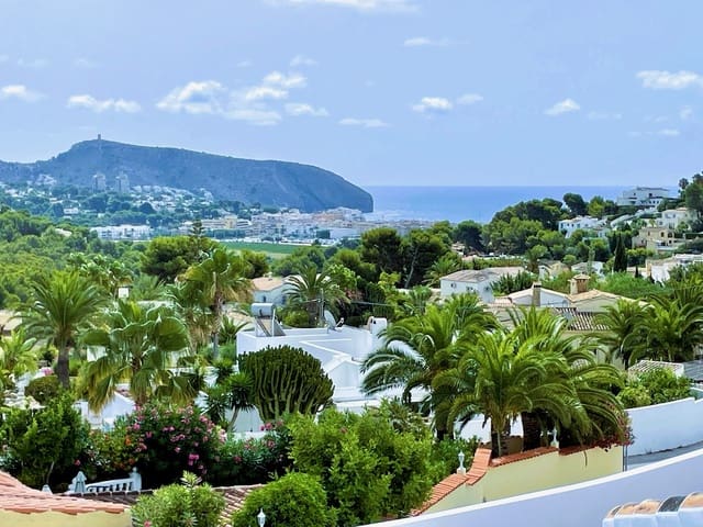 4 soveværelse Villa til salg i Moraira, Teulada-Moraira med swimmingpool - € 1.440.000 (Ref: 9345485)