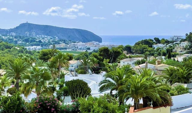 4 soveværelse Villa til salg i Moraira, Teulada-Moraira med swimmingpool - € 1.440.000 (Ref: 9345485)