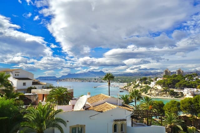 Chalet de 4 habitaciones en Moraira, Teulada-Moraira en venta con piscina - 2.495.000 € (Ref: 9357623)