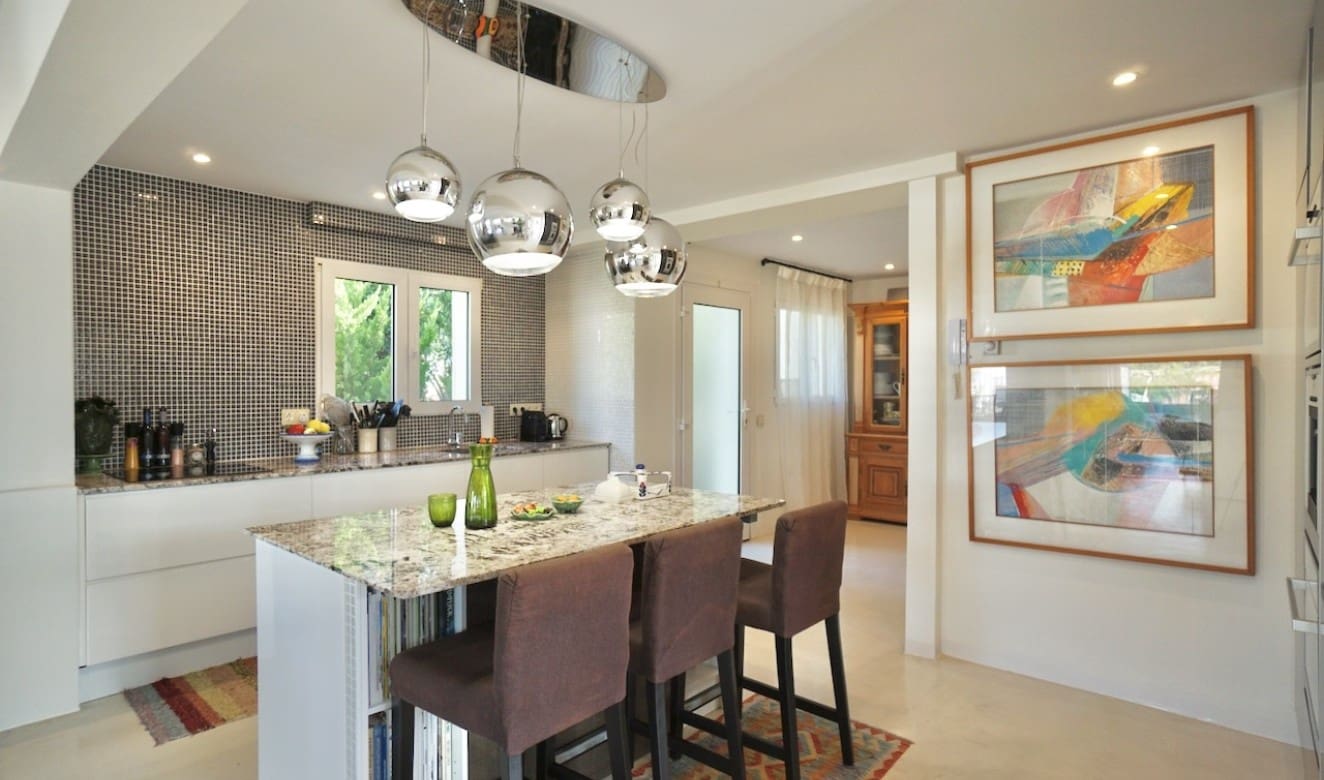 4 slaapkamer Villa te koop in Moraira met zwembad - € 2.495.000 (Ref: 9357623)