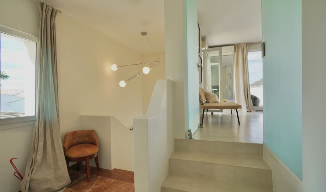 4 slaapkamer Villa te koop in Moraira met zwembad - € 2.495.000 (Ref: 9357623)