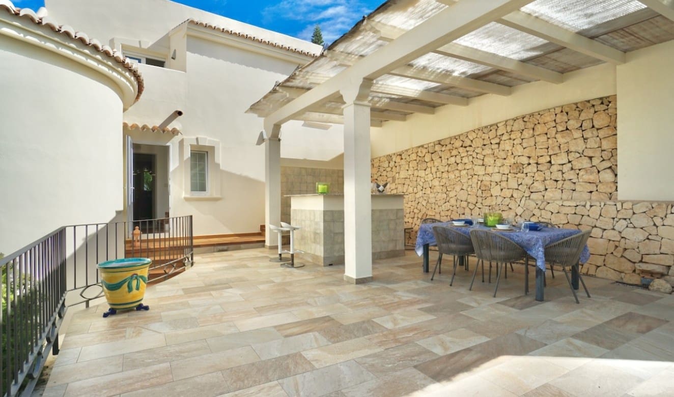 4 slaapkamer Villa te koop in Moraira met zwembad - € 2.495.000 (Ref: 9357623)