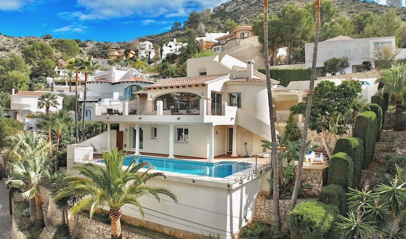 4 slaapkamer Villa te koop in Moraira met zwembad - € 2.495.000 (Ref: 9357623)