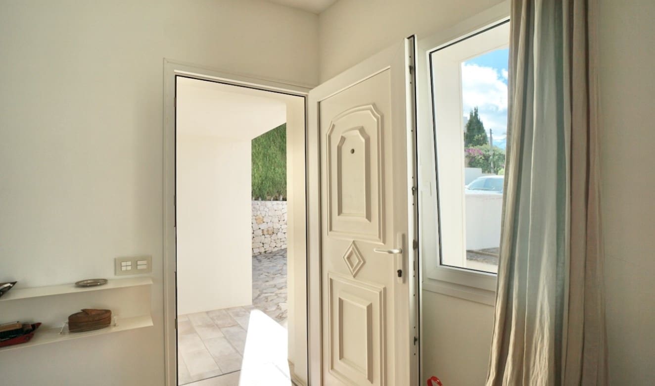 4 slaapkamer Villa te koop in Moraira met zwembad - € 2.495.000 (Ref: 9357623)