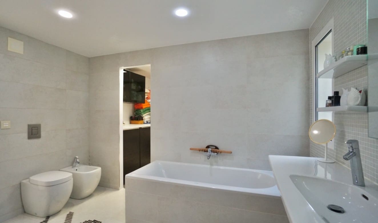 4 slaapkamer Villa te koop in Moraira met zwembad - € 2.495.000 (Ref: 9357623)