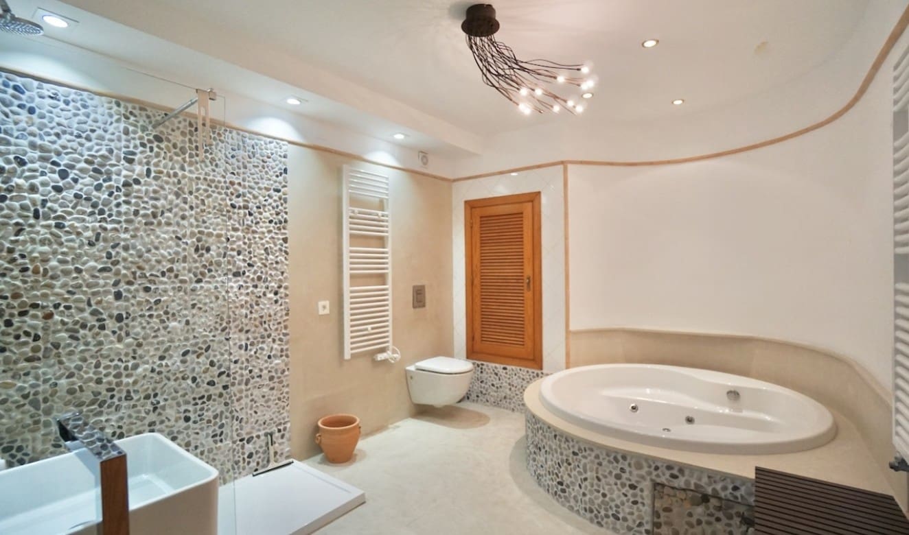 4 slaapkamer Villa te koop in Moraira met zwembad - € 2.495.000 (Ref: 9357623)