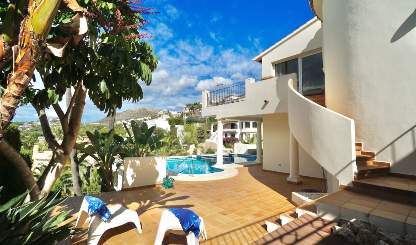 4 slaapkamer Villa te koop in Moraira met zwembad - € 2.495.000 (Ref: 9357623)