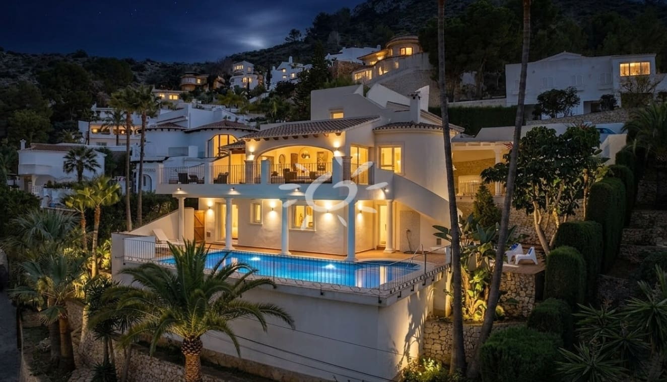 4 slaapkamer Villa te koop in Moraira met zwembad - € 2.200.000 (Ref: 9357623)