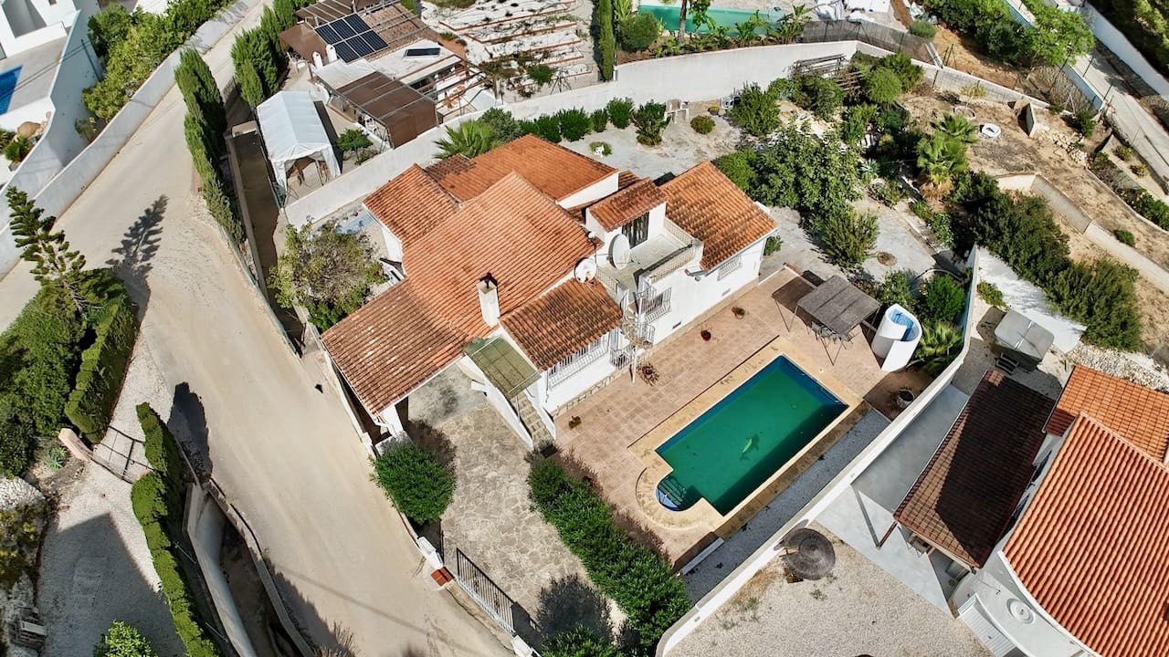 3 bedroom Villa for sale in Benissa with pool - € 449,000 (Ref: 9369089)